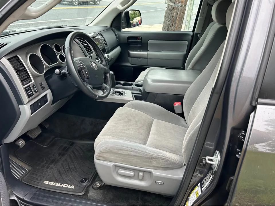 2013 Toyota Sequoia 2nd Gen - Image 10 of 20