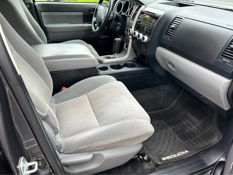 2013 Toyota Sequoia 2nd Gen - Image 16 of 20