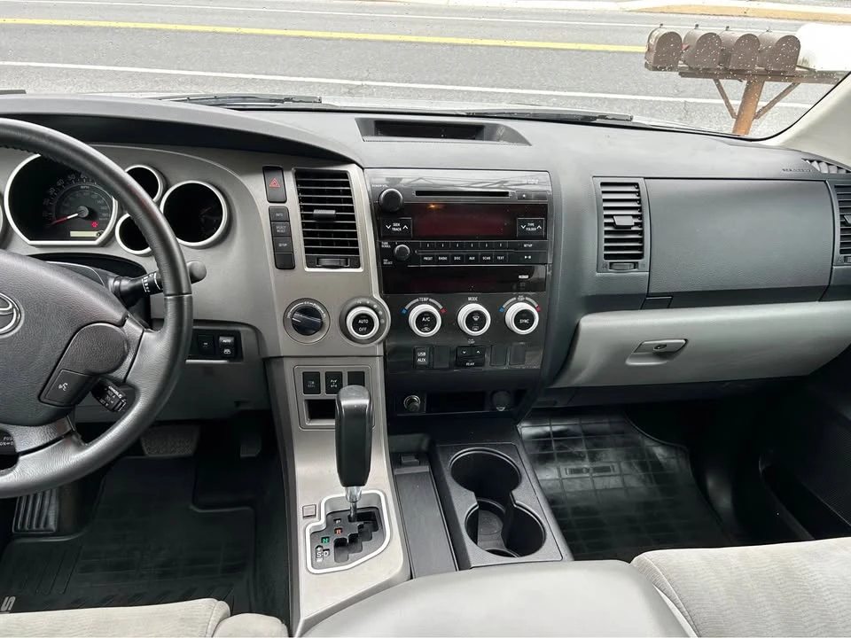 2013 Toyota Sequoia 2nd Gen - Image 13 of 20