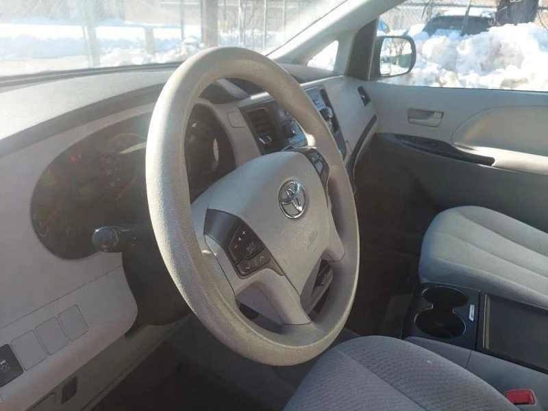 2013 Toyota Sienna 3rd Gen - Image 10 of 12