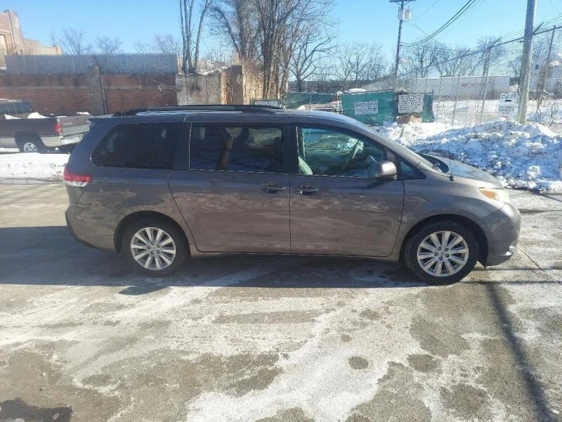 2013 Toyota Sienna 3rd Gen - Image 2 of 12
