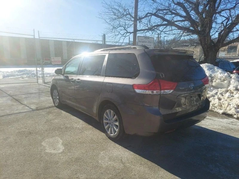 2013 Toyota Sienna 3rd Gen - Image 5 of 12