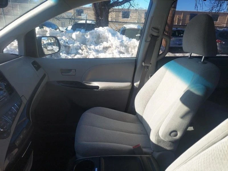 2013 Toyota Sienna 3rd Gen - Image 11 of 12