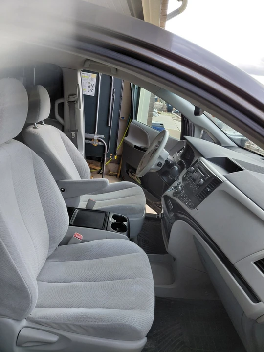 2013 Toyota Sienna 3rd Gen - Image 6 of 17