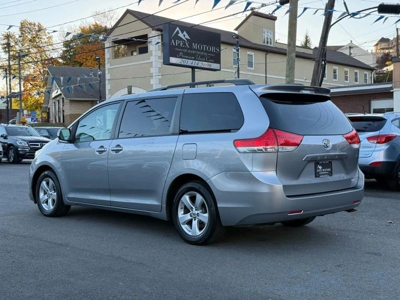 2013 Toyota Sienna 3rd Gen - Image 5 of 12