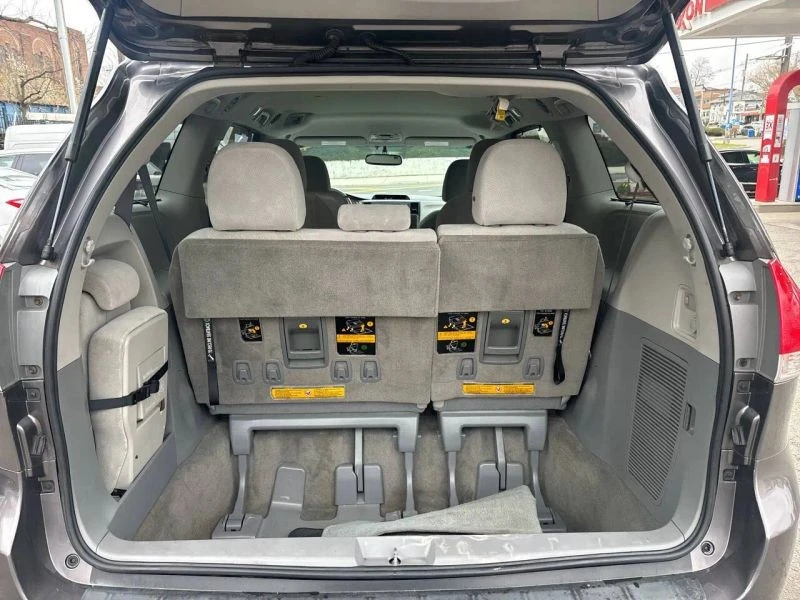 2013 Toyota Sienna 3rd Gen - Image 11 of 12