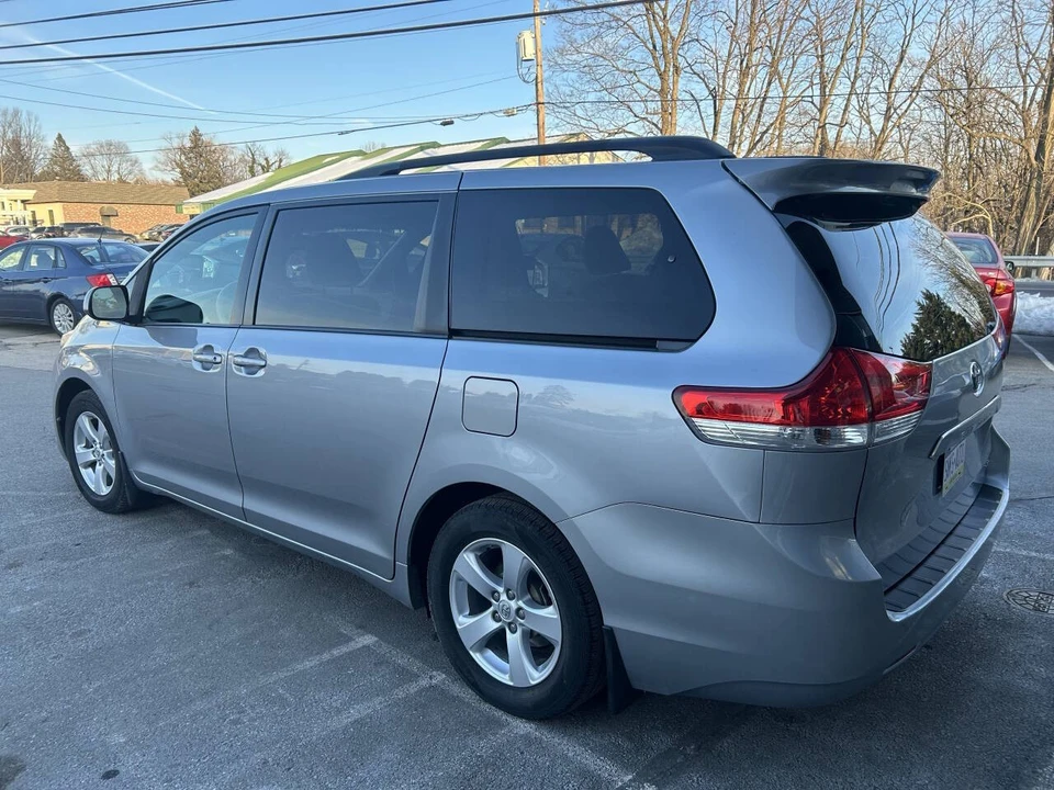 2013 Toyota Sienna 3rd Gen - Image 6 of 16