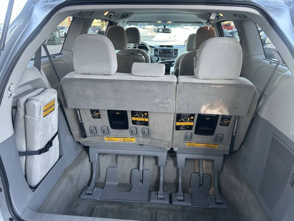 2013 Toyota Sienna 3rd Gen - Image 11 of 16