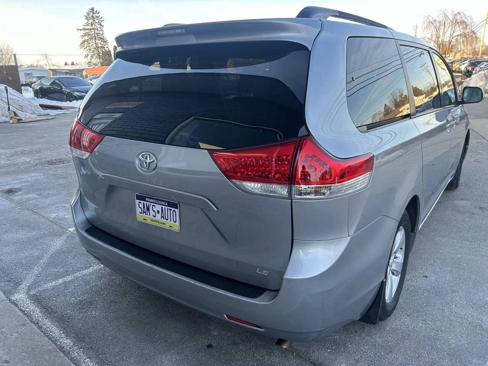 2013 Toyota Sienna 3rd Gen - Image 5 of 16