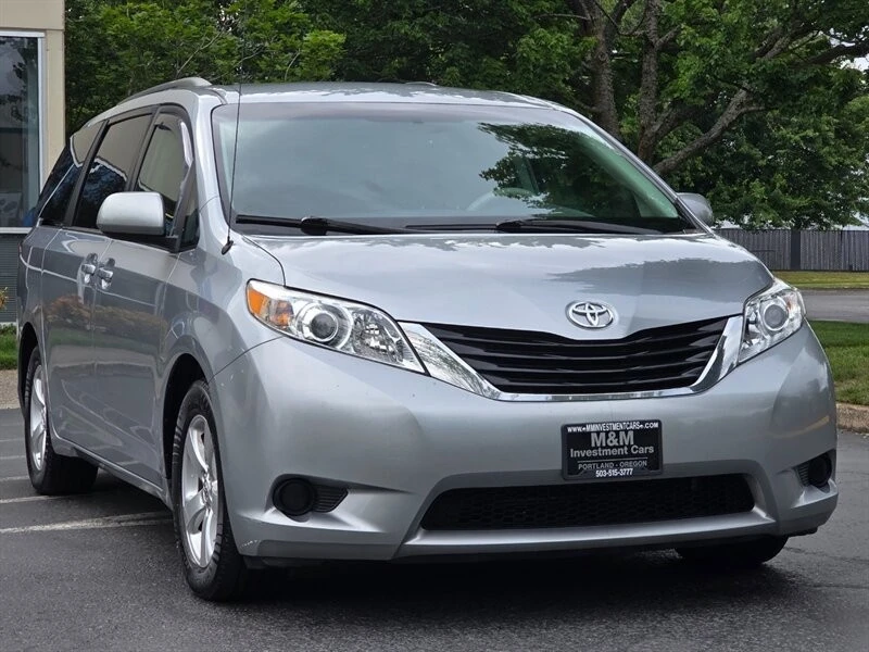 2013 Toyota Sienna 3rd Gen - Image 2 of 21