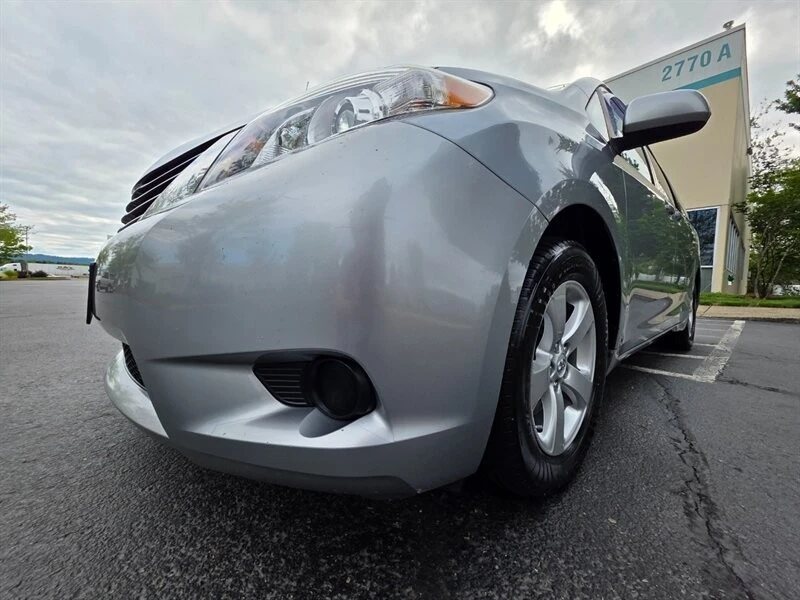 2013 Toyota Sienna 3rd Gen - Image 9 of 21