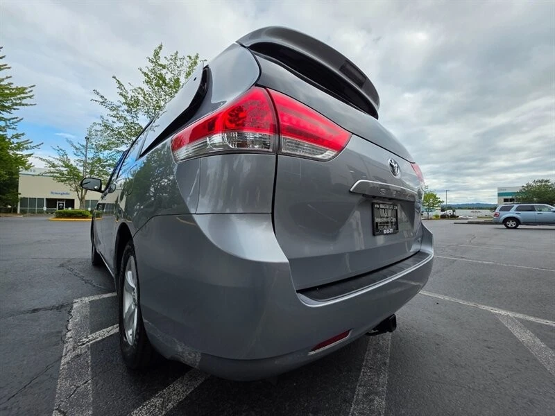 2013 Toyota Sienna 3rd Gen - Image 11 of 21