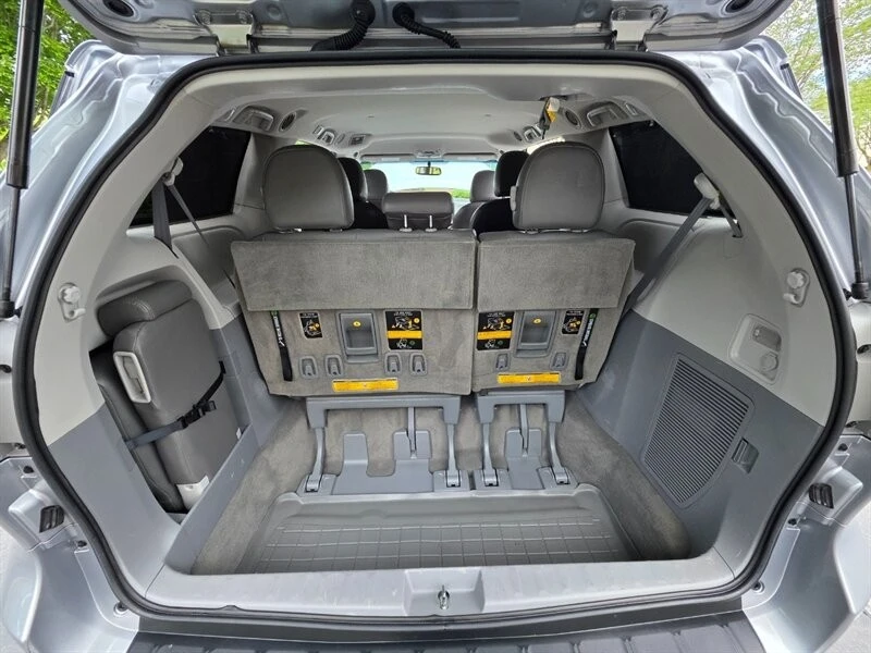 2013 Toyota Sienna 3rd Gen - Image 18 of 21