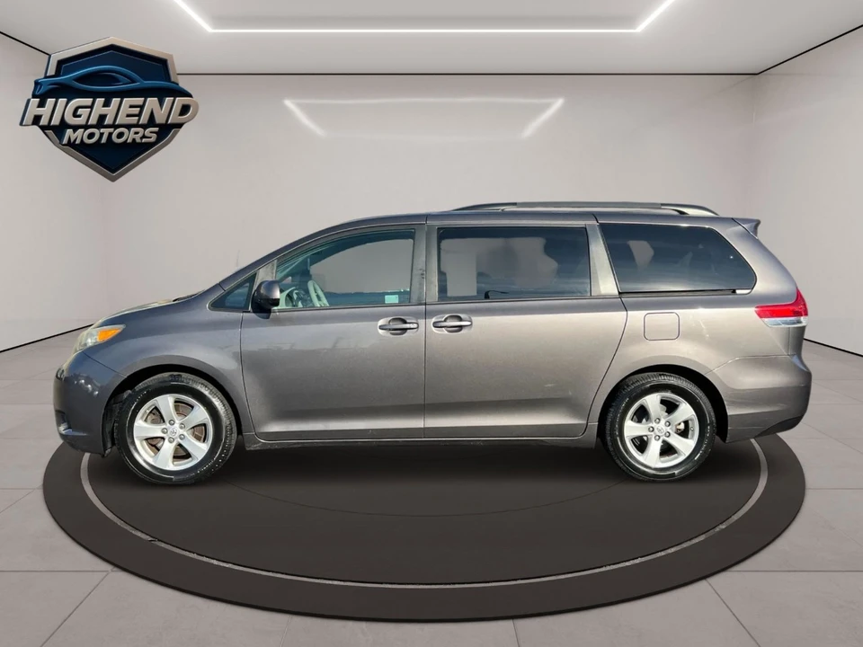 2013 Toyota Sienna 3rd Gen - Image 3 of 21