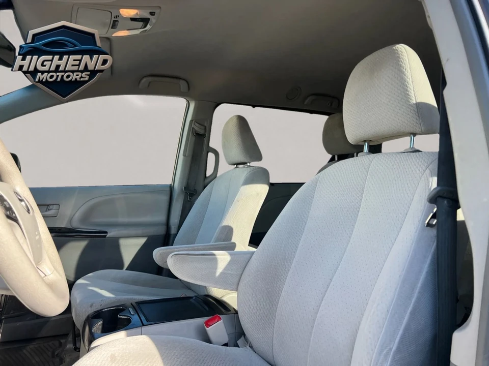 2013 Toyota Sienna 3rd Gen - Image 15 of 21