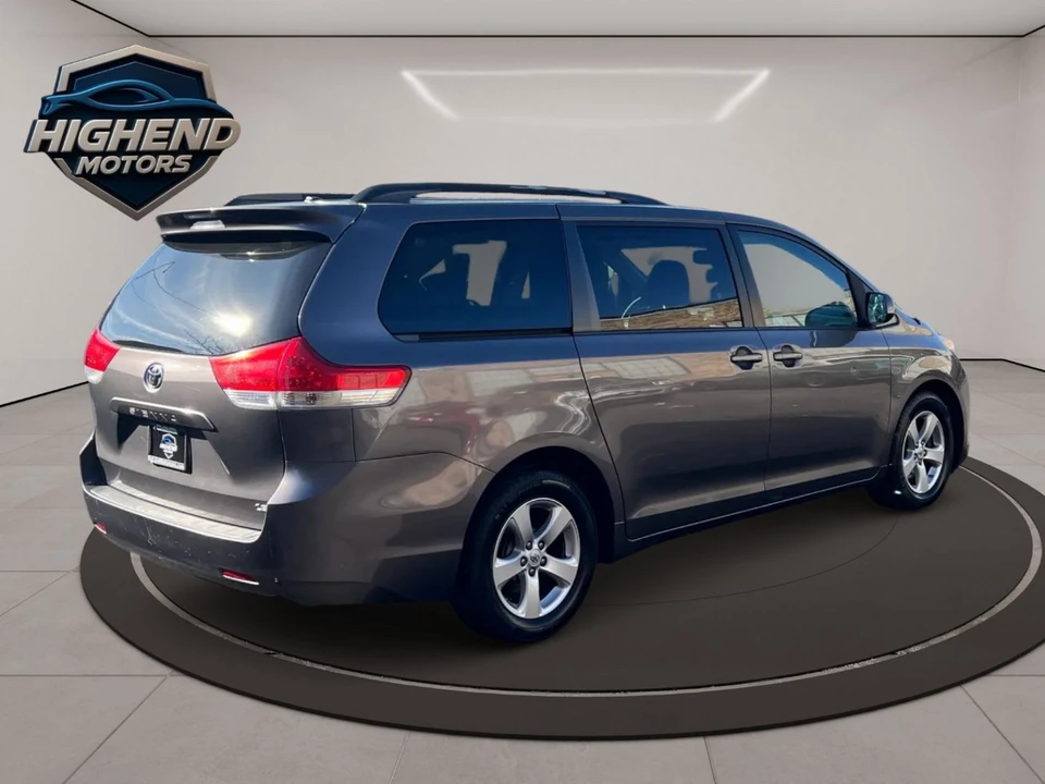 2013 Toyota Sienna 3rd Gen - Image 6 of 21