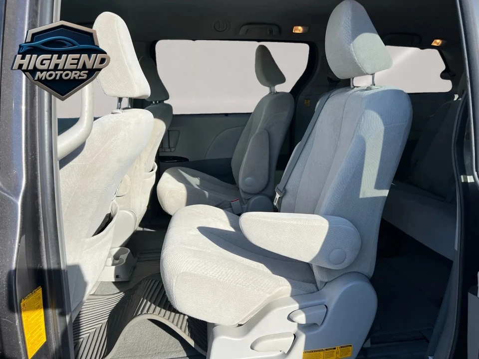 2013 Toyota Sienna 3rd Gen - Image 17 of 21