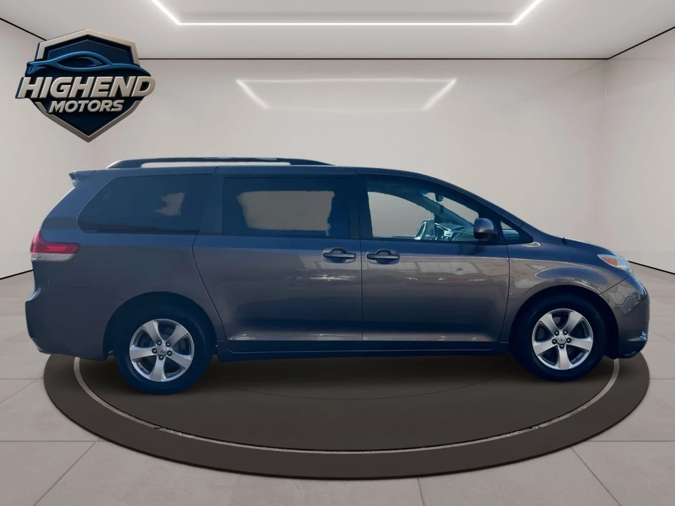 2013 Toyota Sienna 3rd Gen - Image 7 of 21