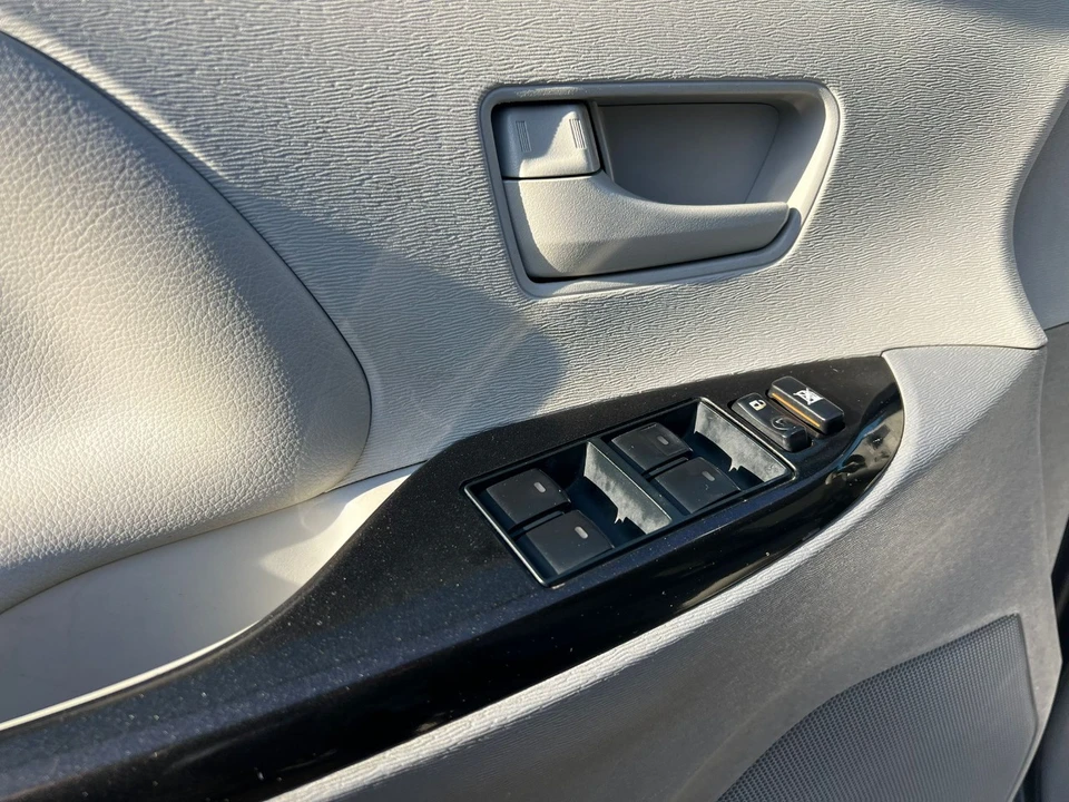2013 Toyota Sienna 3rd Gen - Image 12 of 21