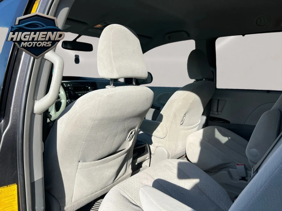 2013 Toyota Sienna 3rd Gen - Image 16 of 21
