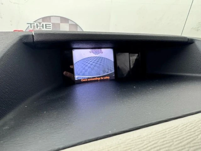 2013 Toyota Sienna 3rd Gen - Image 17 of 21