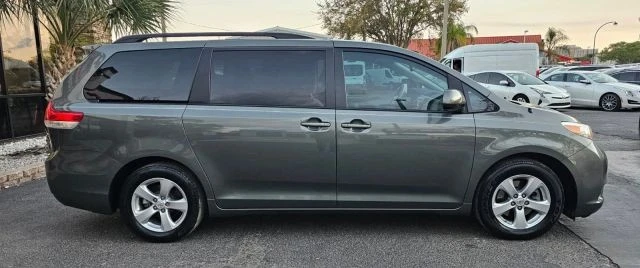 2013 Toyota Sienna 3rd Gen - Image 11 of 21