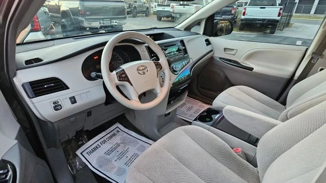 2013 Toyota Sienna 3rd Gen - Image 19 of 21