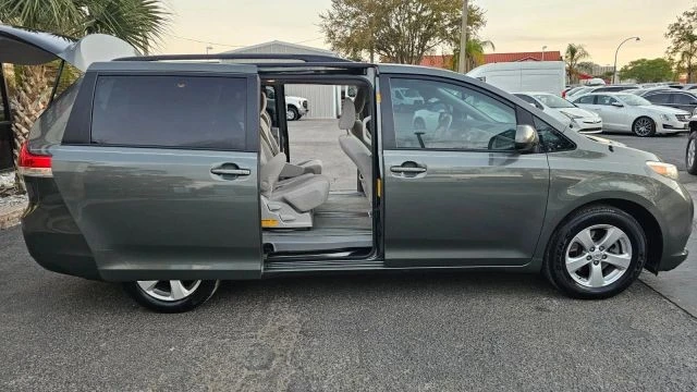 2013 Toyota Sienna 3rd Gen - Image 12 of 21