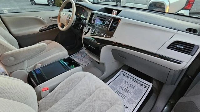 2013 Toyota Sienna 3rd Gen - Image 16 of 21