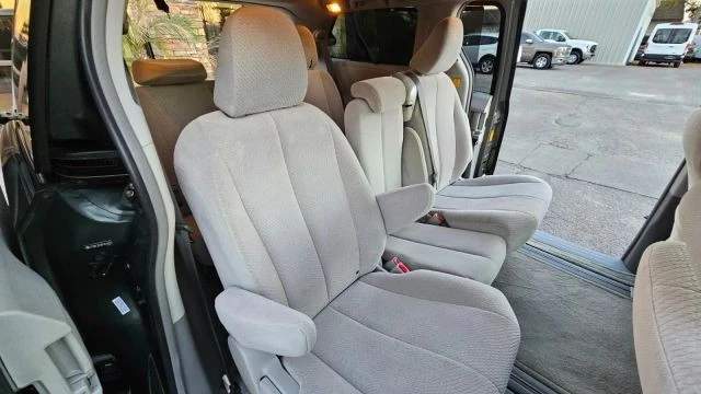 2013 Toyota Sienna 3rd Gen - Image 14 of 21