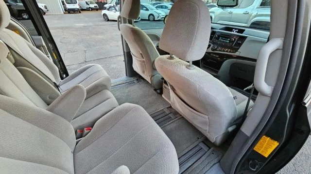 2013 Toyota Sienna 3rd Gen - Image 15 of 21