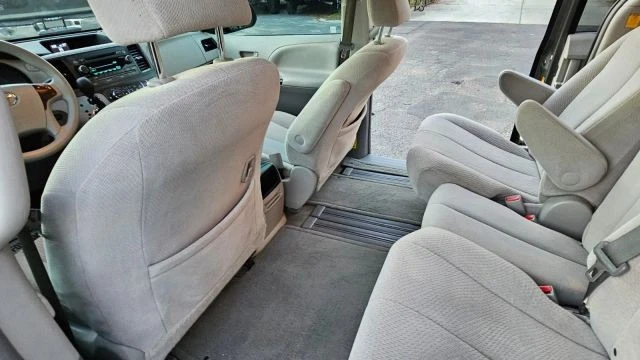 2013 Toyota Sienna 3rd Gen - Image 18 of 21