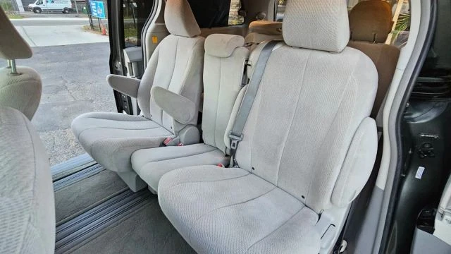 2013 Toyota Sienna 3rd Gen - Image 17 of 21