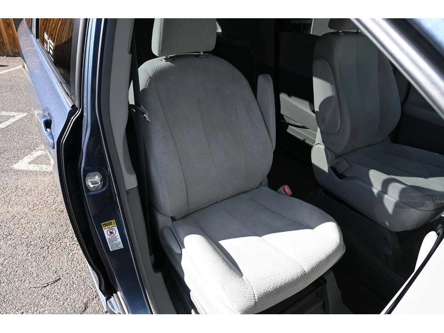 2013 Toyota Sienna 3rd Gen - Image 16 of 21