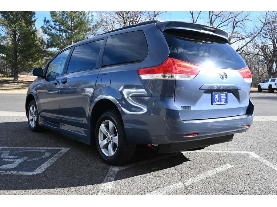 2013 Toyota Sienna 3rd Gen - Image 8 of 12