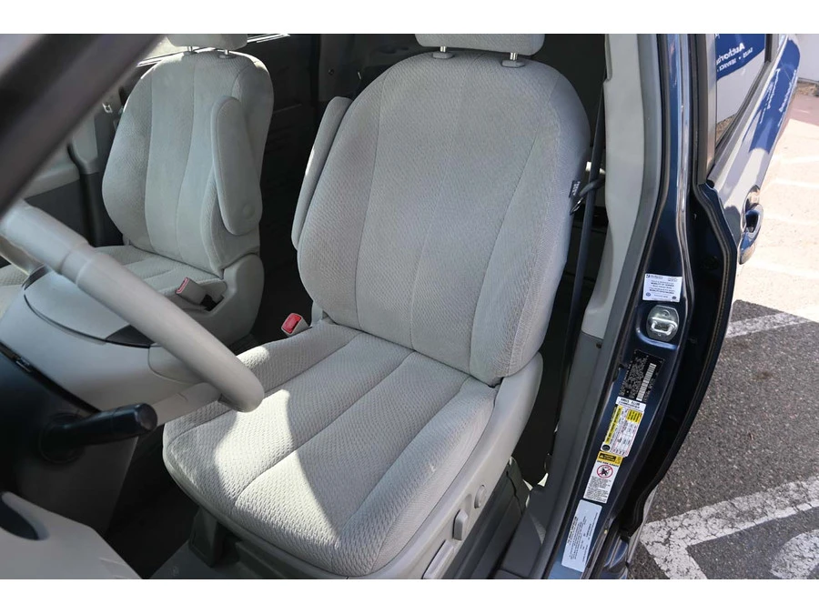 2013 Toyota Sienna 3rd Gen - Image 14 of 21