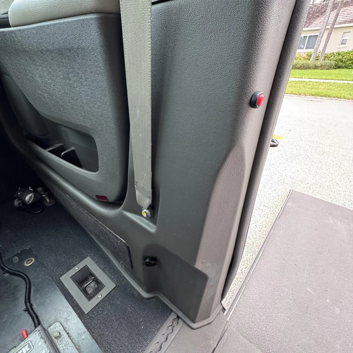 2013 Toyota Sienna 3rd Gen - Image 9 of 21