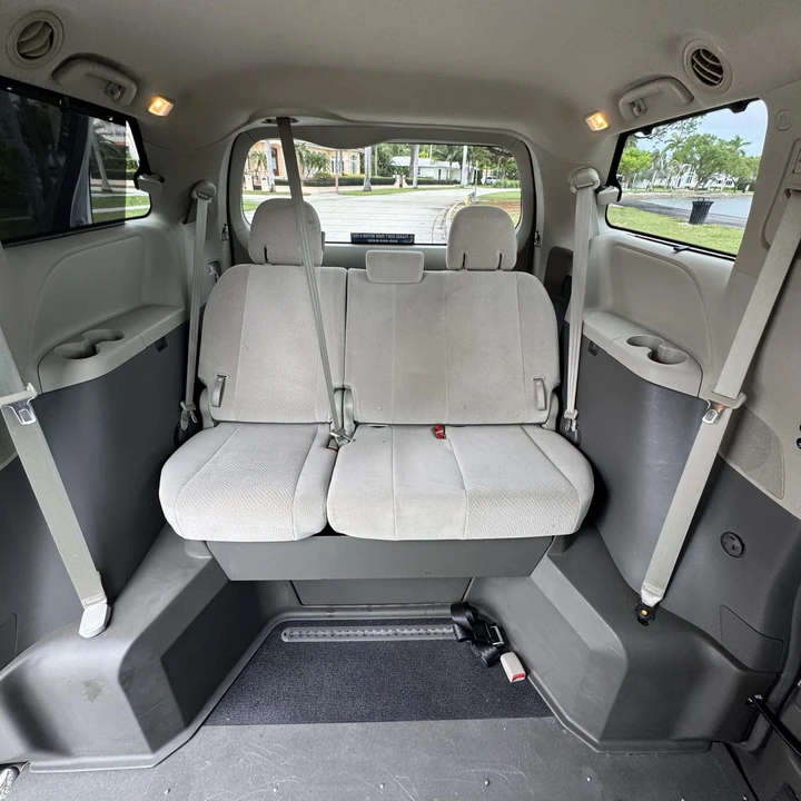 2013 Toyota Sienna 3rd Gen - Image 7 of 21