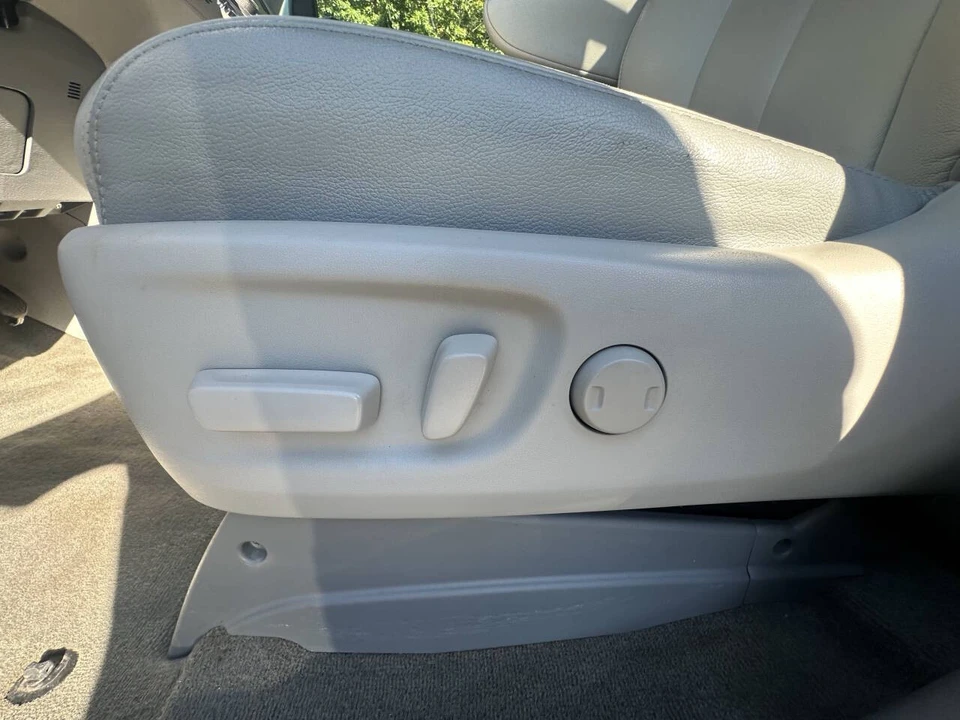 2013 Toyota Sienna 3rd Gen - Image 10 of 21