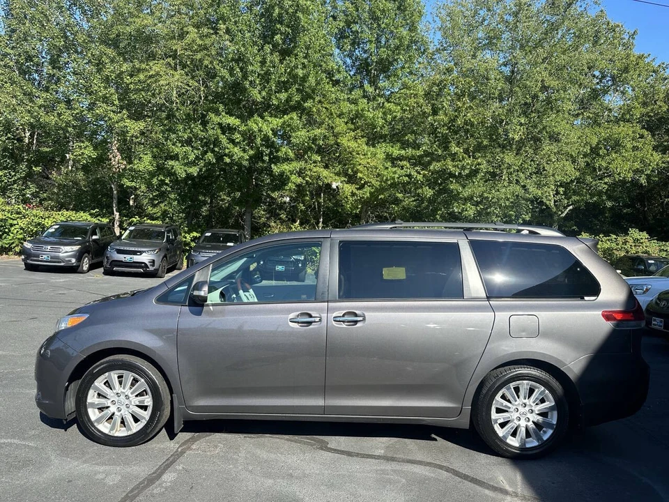 2013 Toyota Sienna 3rd Gen - Image 4 of 21