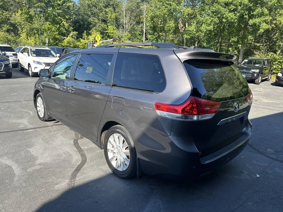2013 Toyota Sienna 3rd Gen - Image 5 of 21
