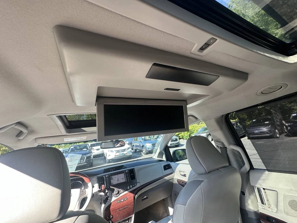 2013 Toyota Sienna 3rd Gen - Image 21 of 21