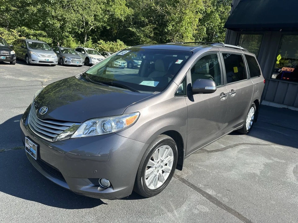 2013 Toyota Sienna 3rd Gen - Image 3 of 21