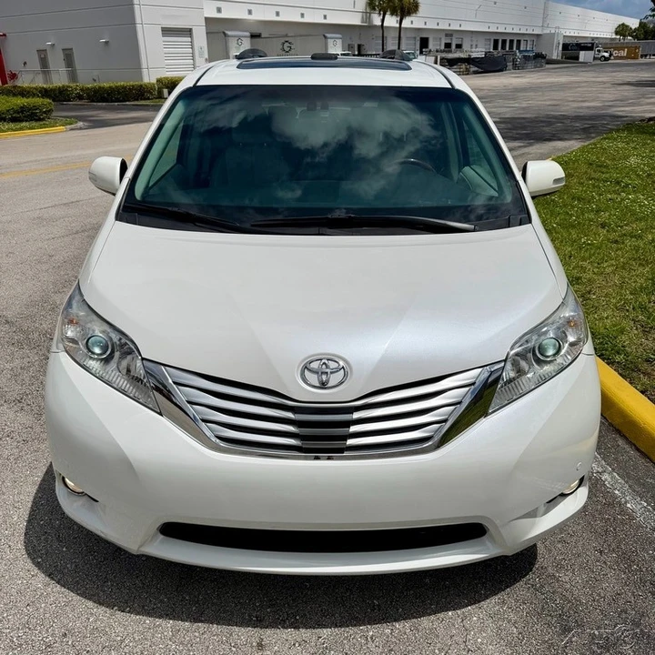 2013 Toyota Sienna 3rd Gen - Image 19 of 21