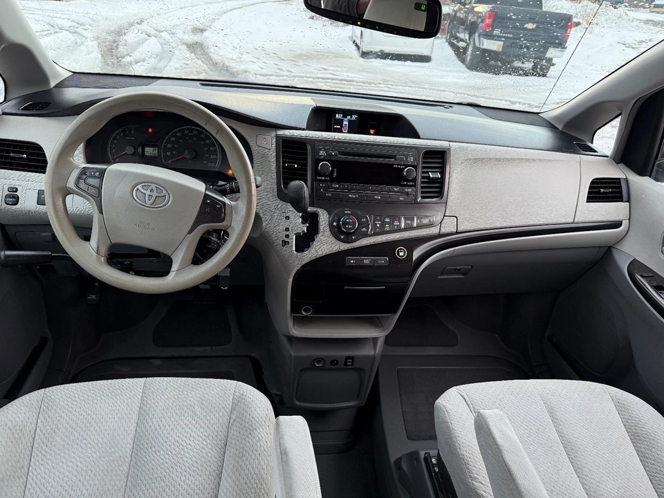 2013 Toyota Sienna 3rd Gen - Image 11 of 20