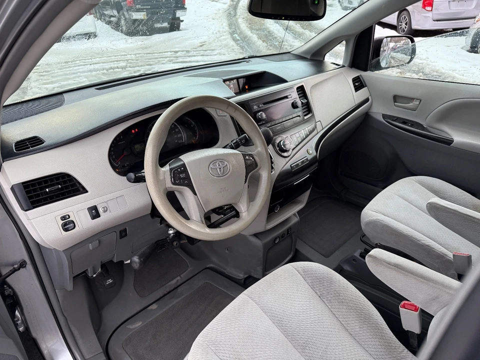 2013 Toyota Sienna 3rd Gen - Image 10 of 20