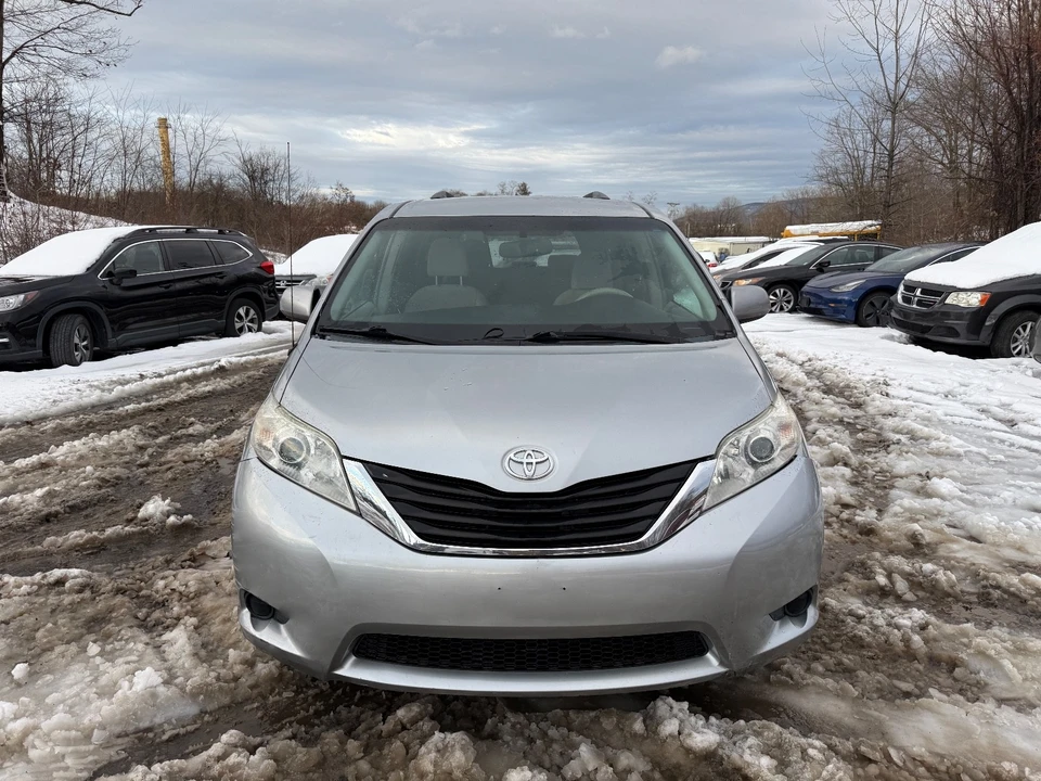 2013 Toyota Sienna 3rd Gen - Image 8 of 20