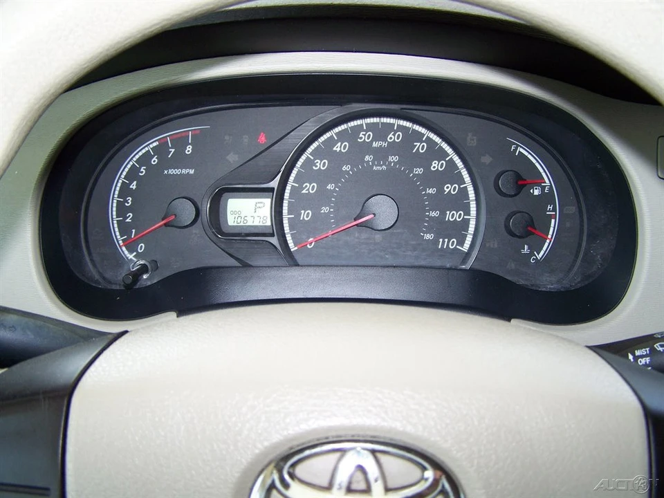 2013 Toyota Sienna 3rd Gen - Image 10 of 12