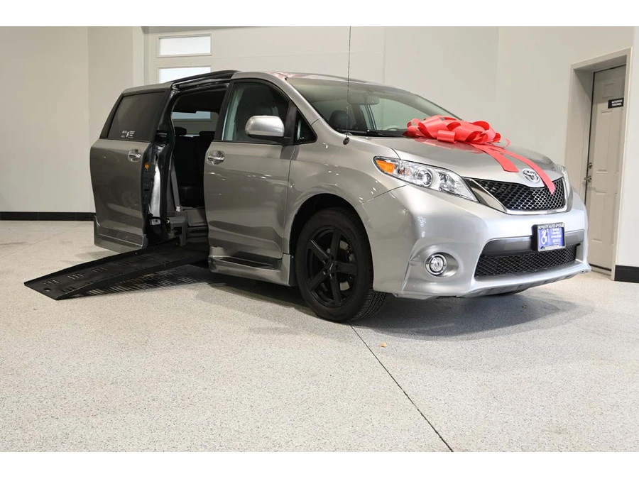 2013 Toyota Sienna 3rd Gen - Image 2 of 12