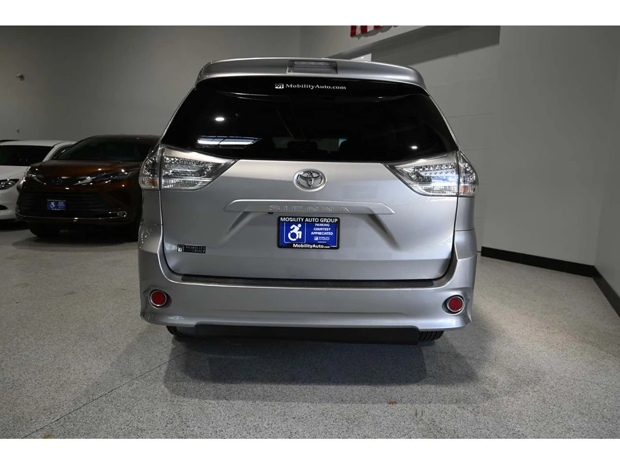 2013 Toyota Sienna 3rd Gen - Image 7 of 12